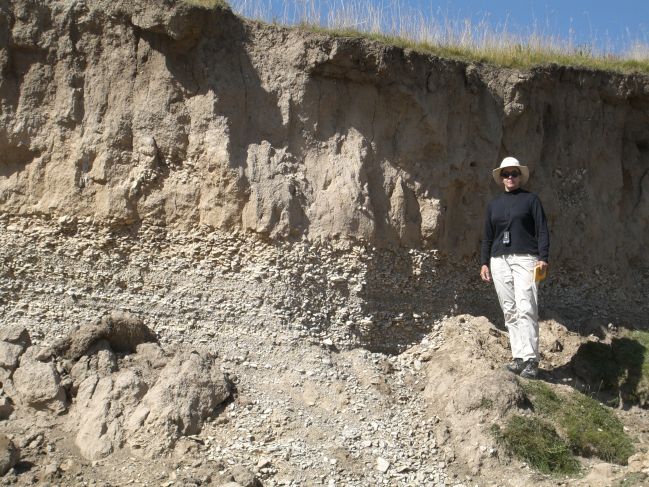  2006:09:13 23:00:44   BeachRidgeS -bedded  imbricated beach gravels - photo 3.jpg